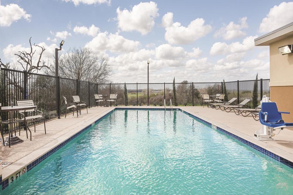 Sleep Inn & Suites Gonzales Near Palmetto State Park Екстериор снимка