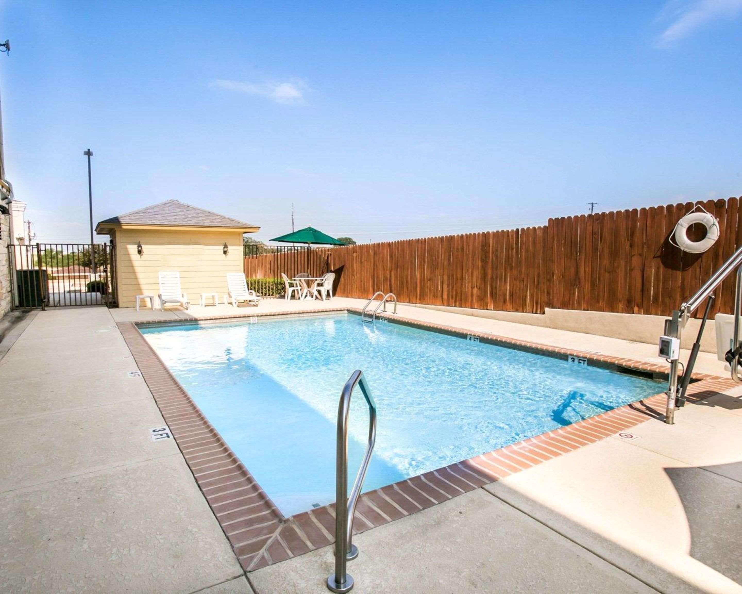 Sleep Inn & Suites Gonzales Near Palmetto State Park Екстериор снимка
