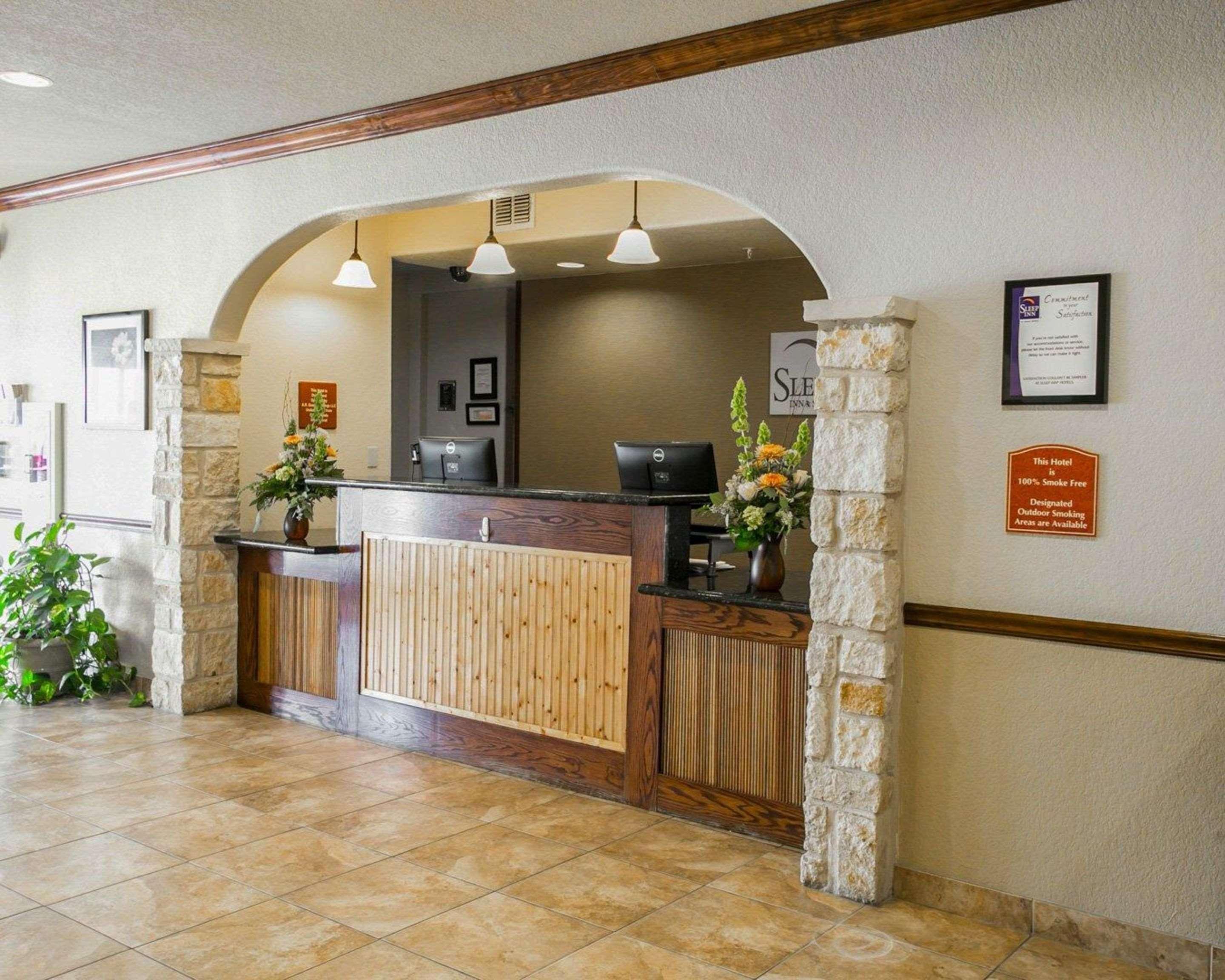 Sleep Inn & Suites Gonzales Near Palmetto State Park Екстериор снимка