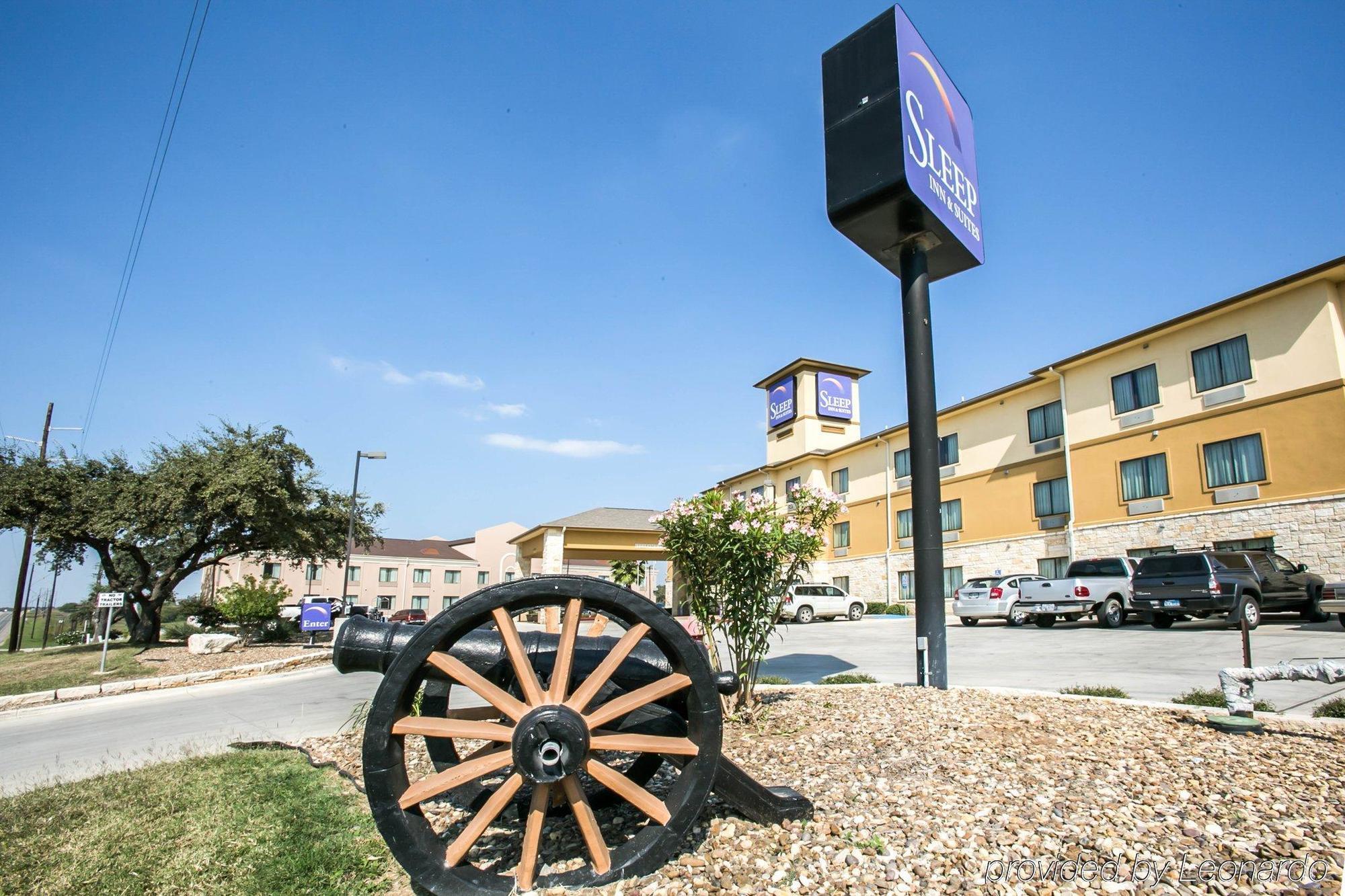 Sleep Inn & Suites Gonzales Near Palmetto State Park Екстериор снимка